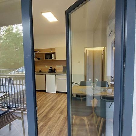 Csaladi Kikoeto Apartman Дьюла Экстерьер фото
