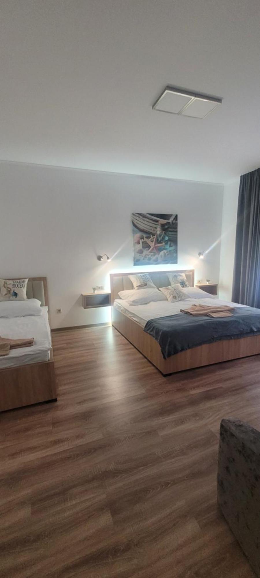 Csaladi Kikoeto Apartman Дьюла Экстерьер фото