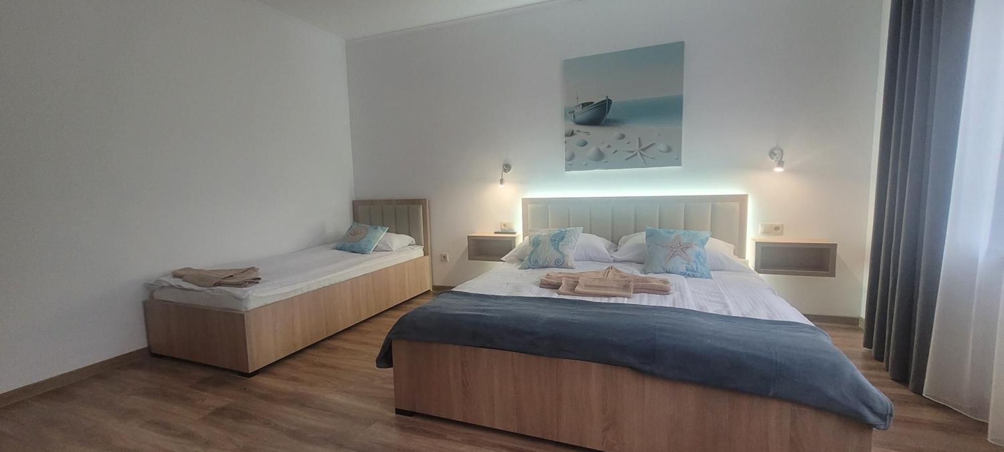 Csaladi Kikoeto Apartman Дьюла Экстерьер фото
