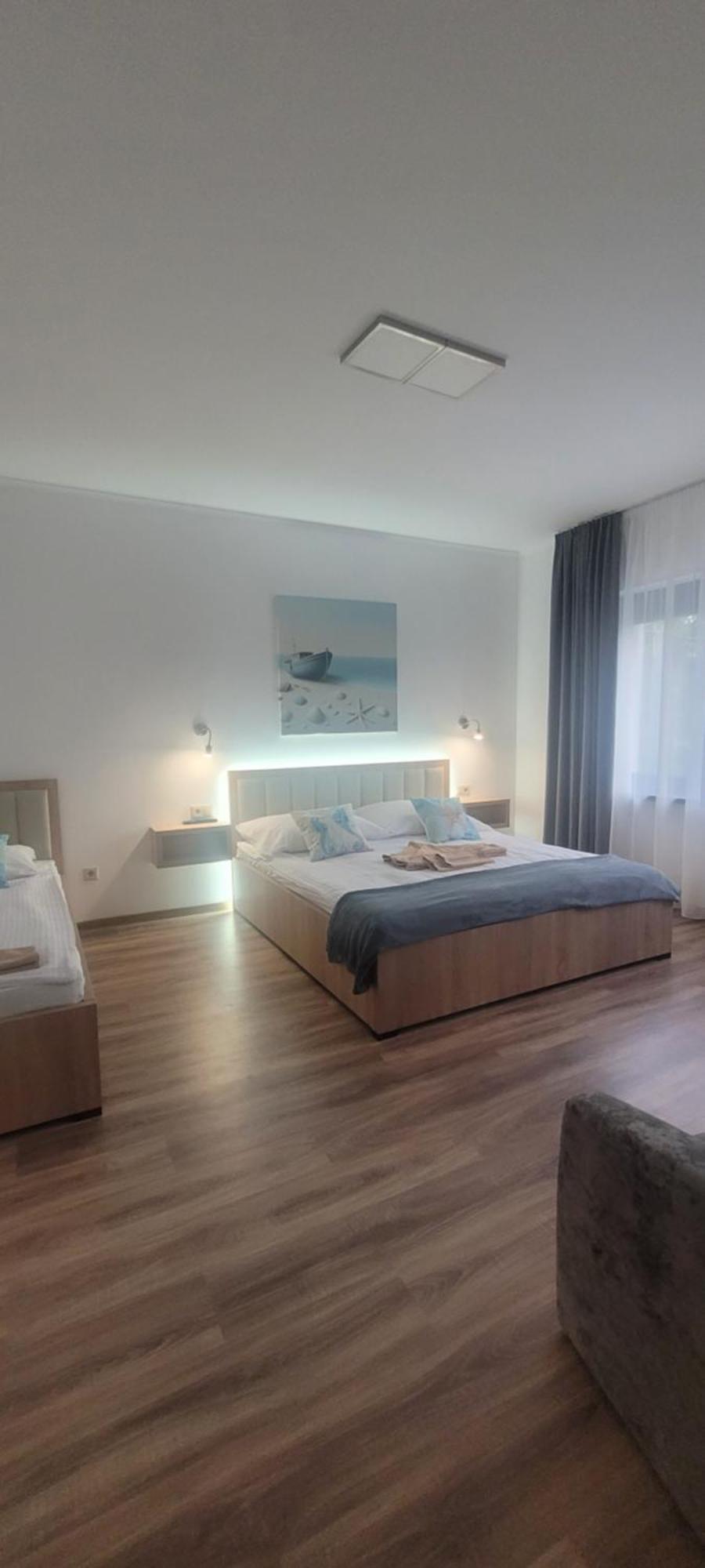Csaladi Kikoeto Apartman Дьюла Экстерьер фото