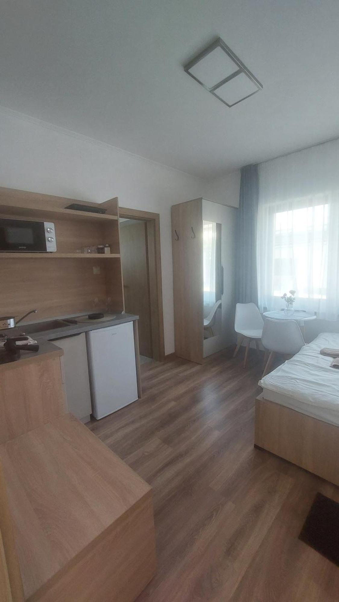 Csaladi Kikoeto Apartman Дьюла Экстерьер фото