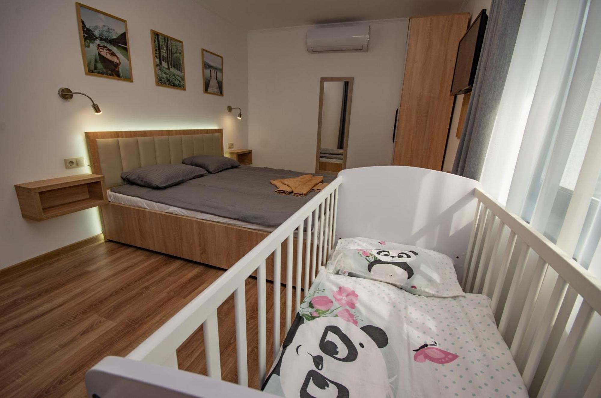 Csaladi Kikoeto Apartman Дьюла Экстерьер фото