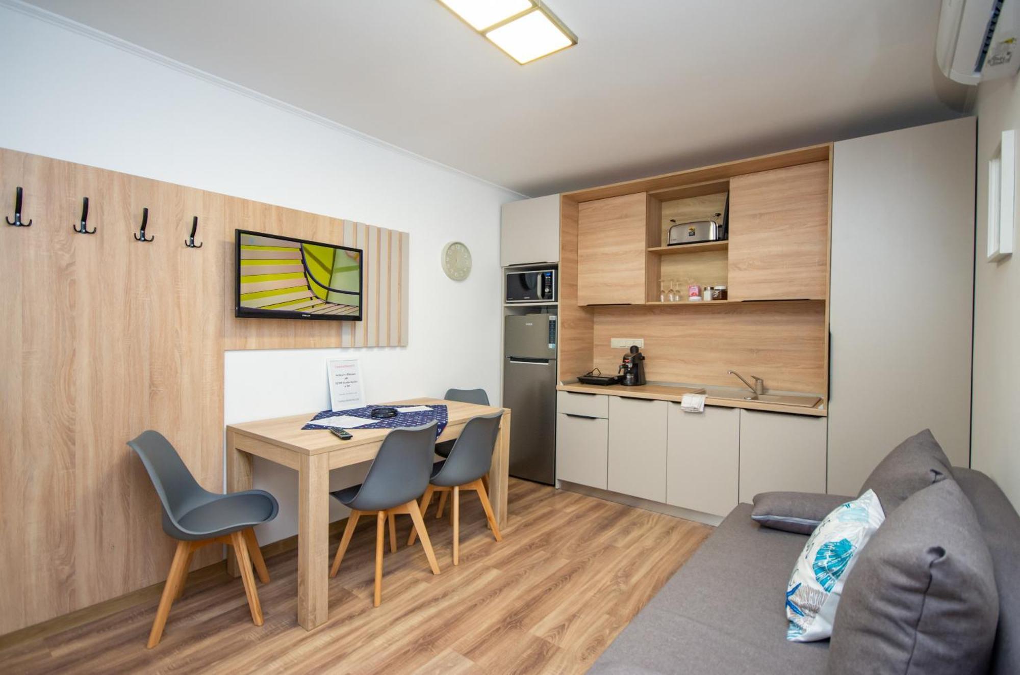 Csaladi Kikoeto Apartman Дьюла Экстерьер фото
