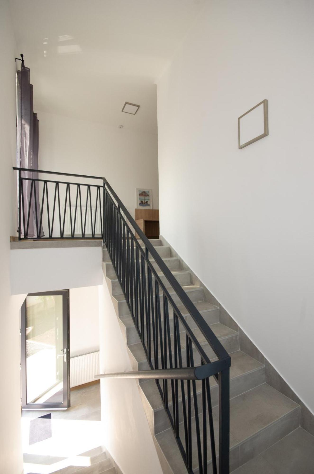 Csaladi Kikoeto Apartman Дьюла Экстерьер фото