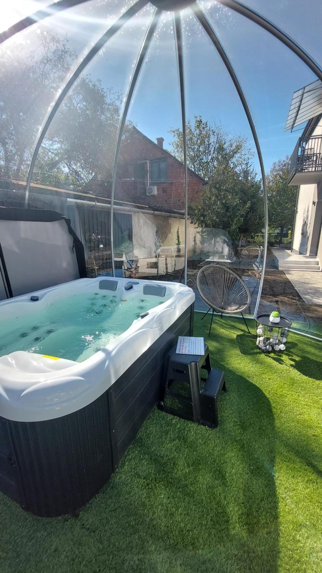Csaladi Kikoeto Apartman Дьюла Экстерьер фото